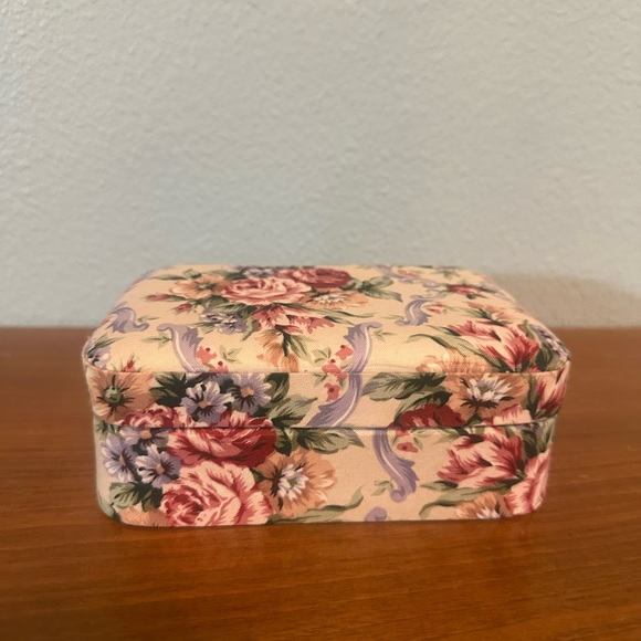 Other - Vintage 1990s floral Jewelry Box
